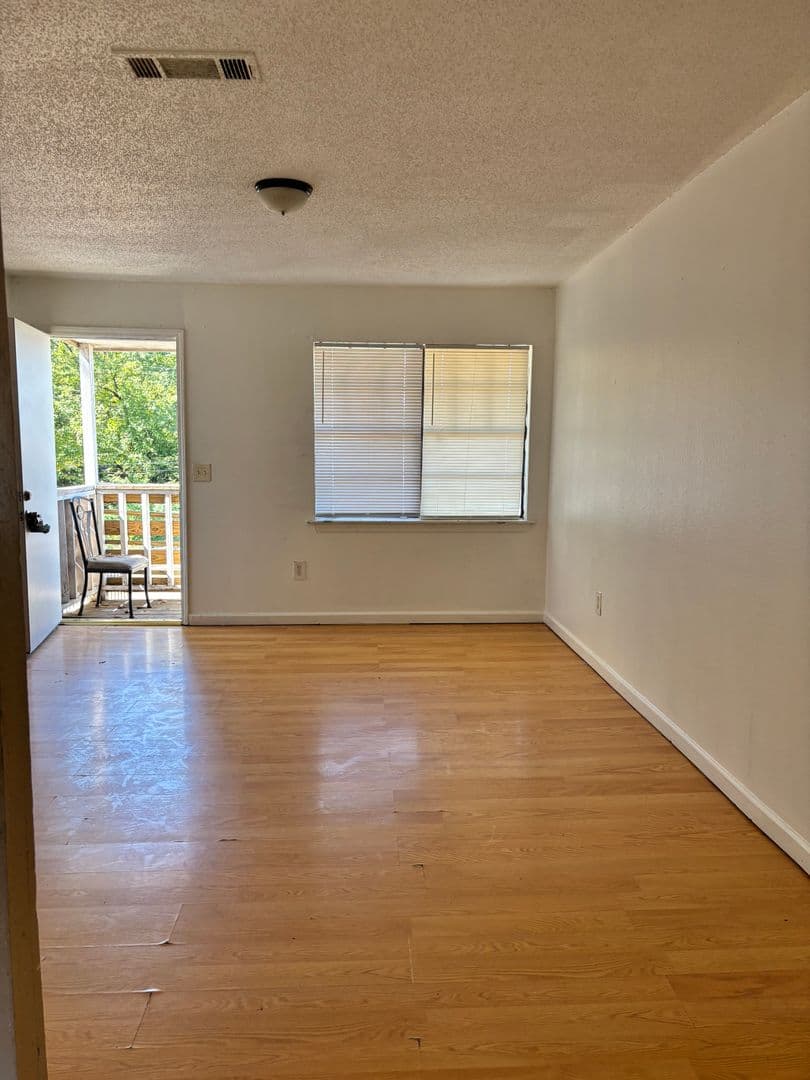 Jackson Apartment: 4345 W. Capitol Street