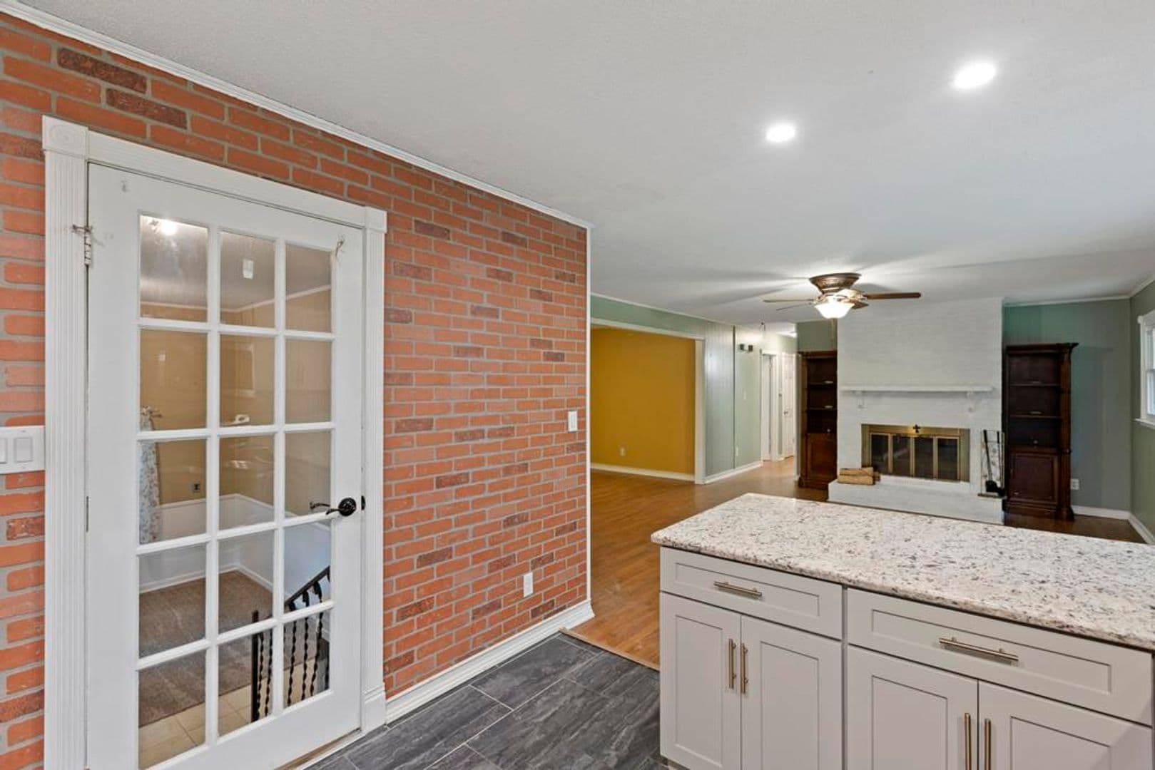 Jacksonville House: 208 Toni Drive