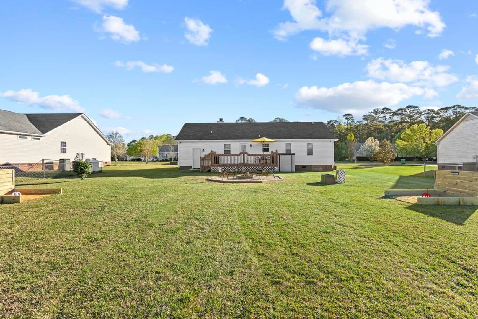 Jacksonville House: 109 Kanton Drive