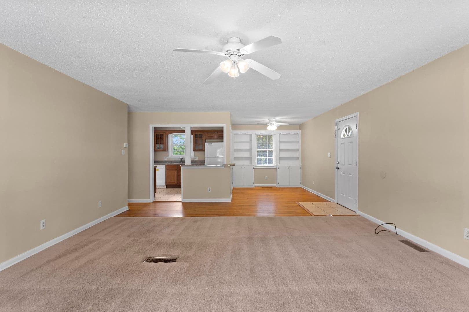 Jacksonville House: 404 Dogwood Lane
