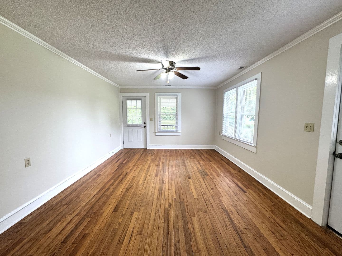 Jacksonville House: 1103 Onslow Pines Rd