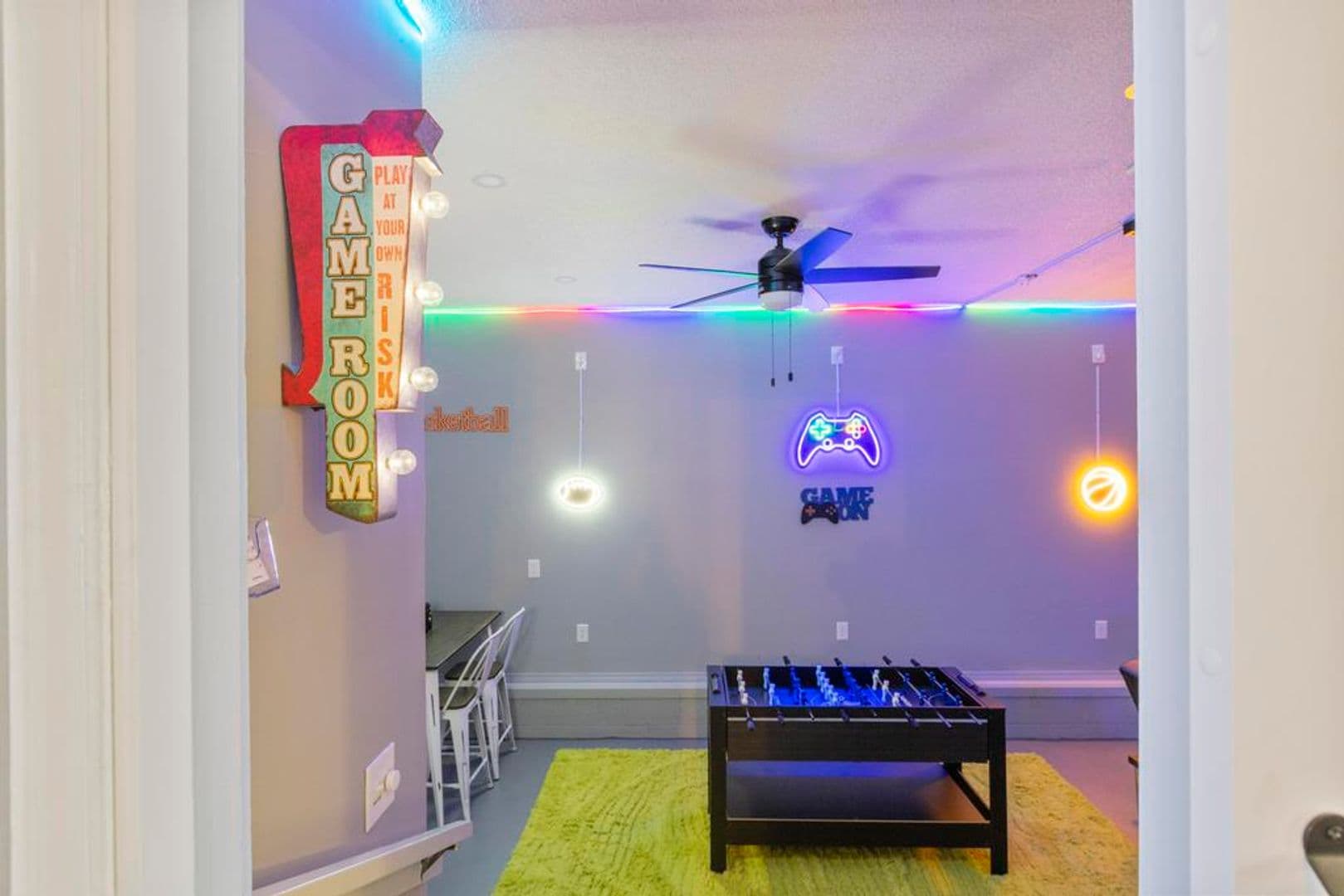 Jacksonville House: 109 Kanton Drive
