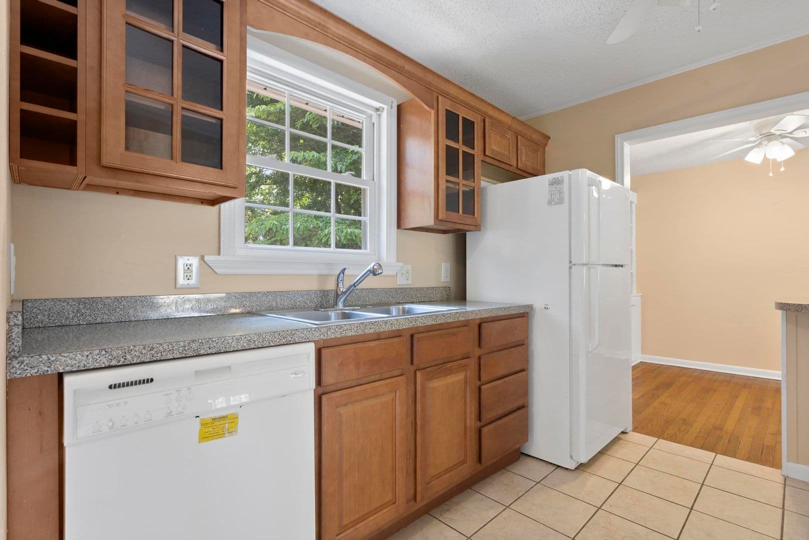 Jacksonville House: 404 Dogwood Lane