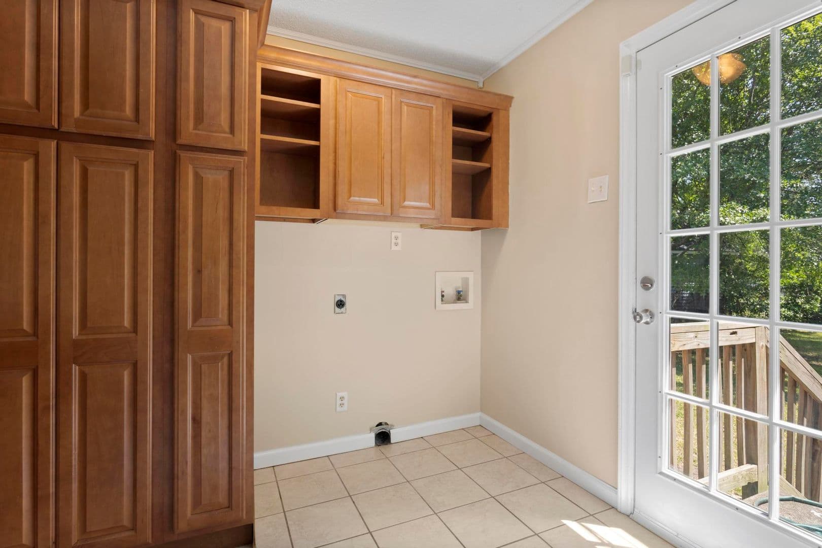 Jacksonville House: 404 Dogwood Lane