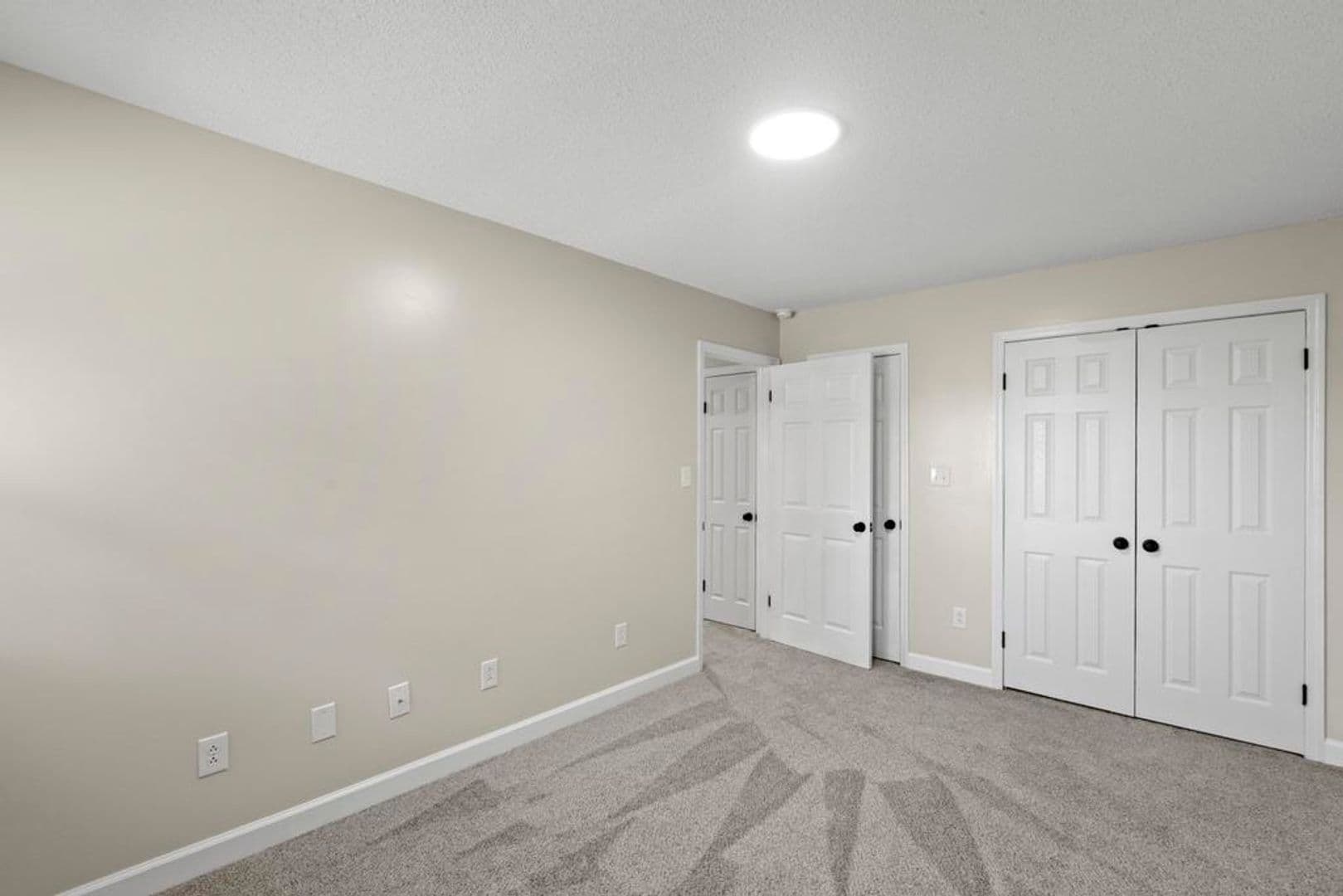 Jacksonville House: 2270 Dawson Cabin Road