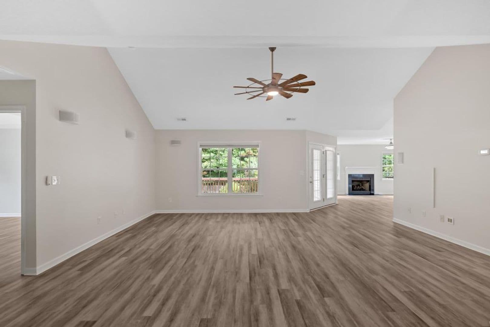 Jacksonville House: 442 Ridge Road