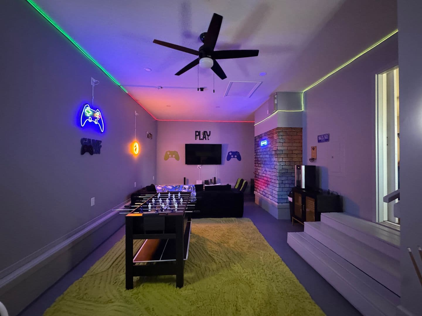 Jacksonville House: 109 Kanton Drive