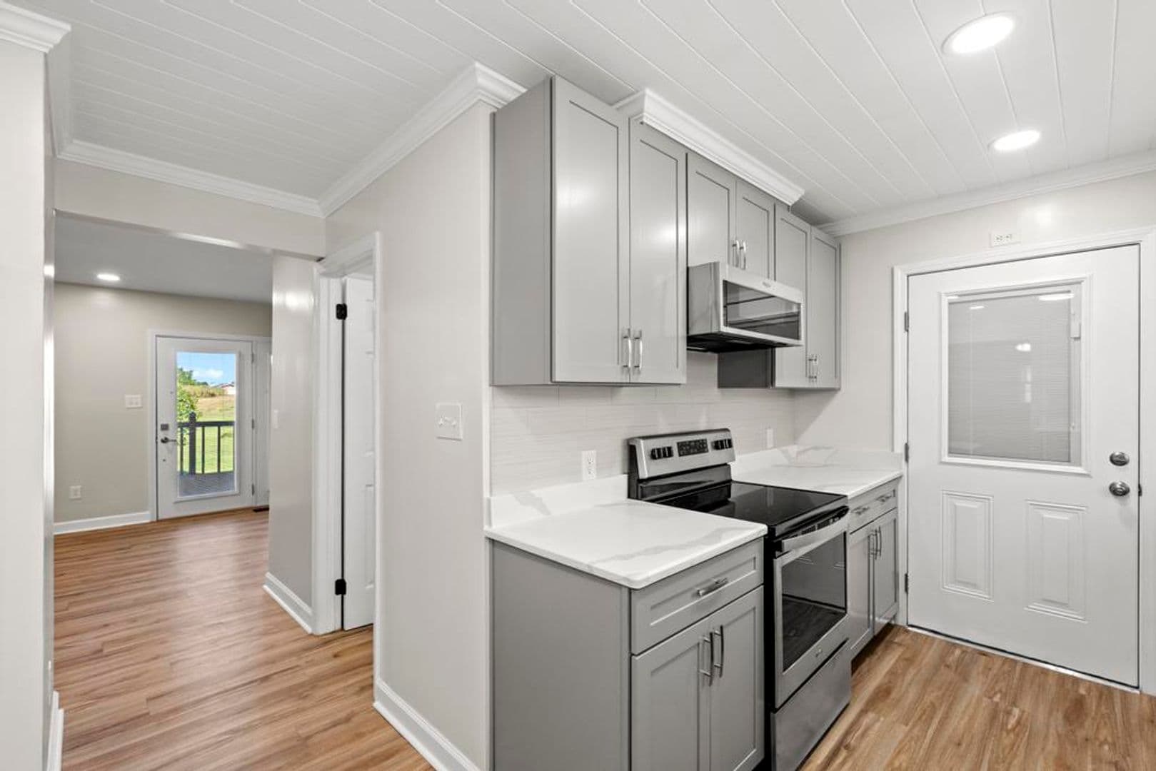 Jacksonville House: 2270 Dawson Cabin Road