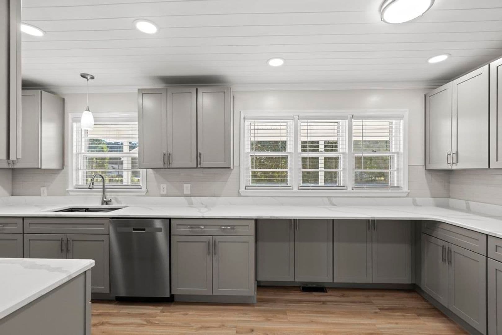 Jacksonville House: 2270 Dawson Cabin Road