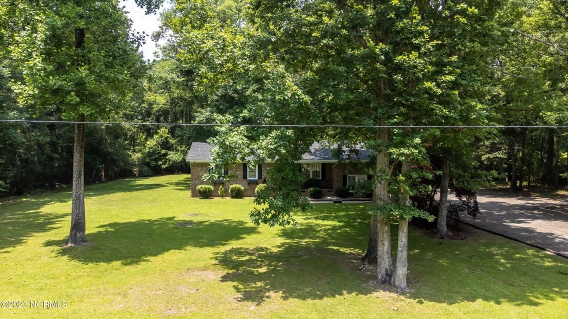 Jacksonville House: 208 Toni Drive