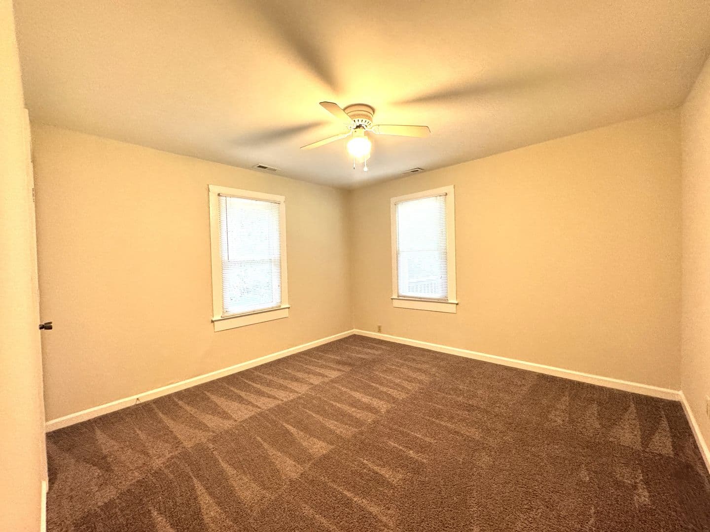 Jacksonville House: 1103 Onslow Pines Rd