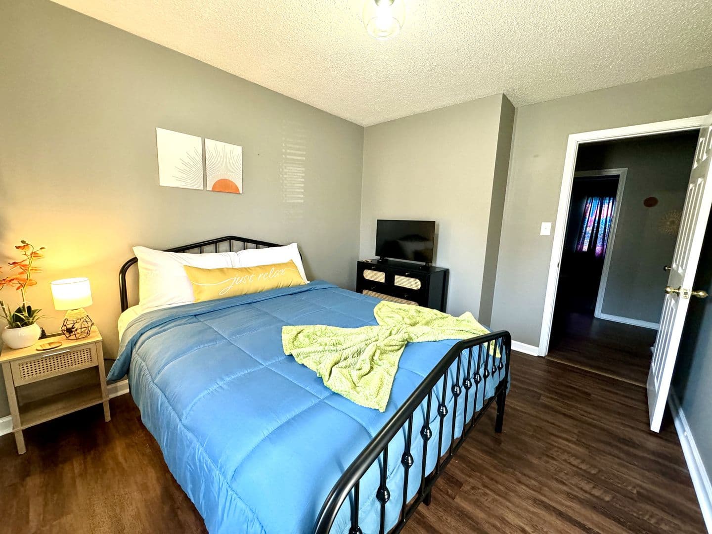 Jacksonville House: 109 Kanton Drive
