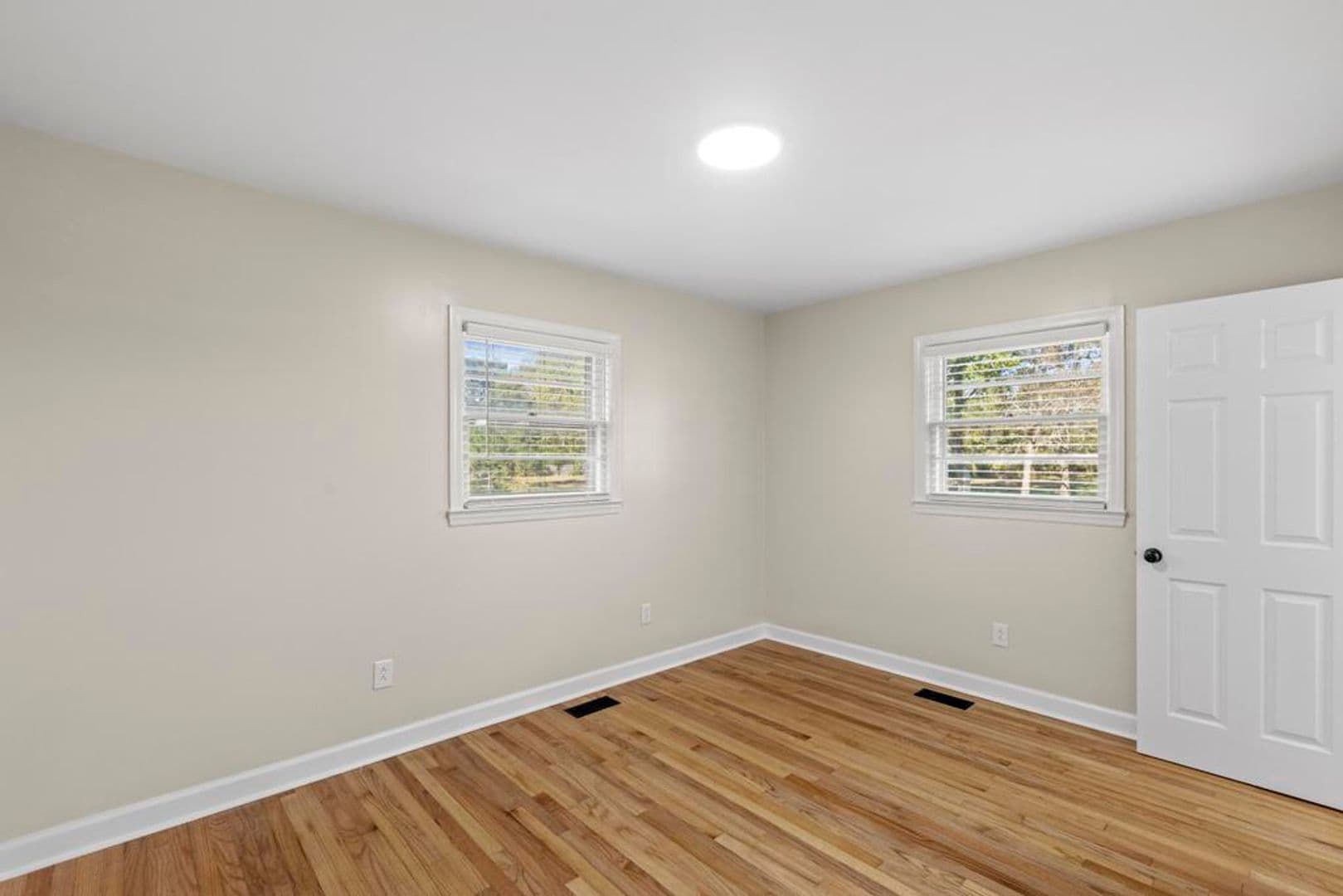 Jacksonville House: 2270 Dawson Cabin Road