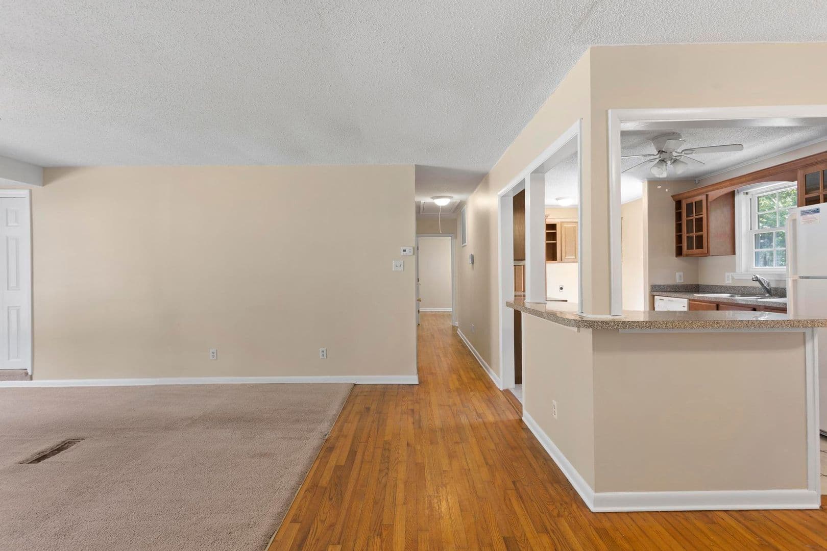 Jacksonville House: 404 Dogwood Lane