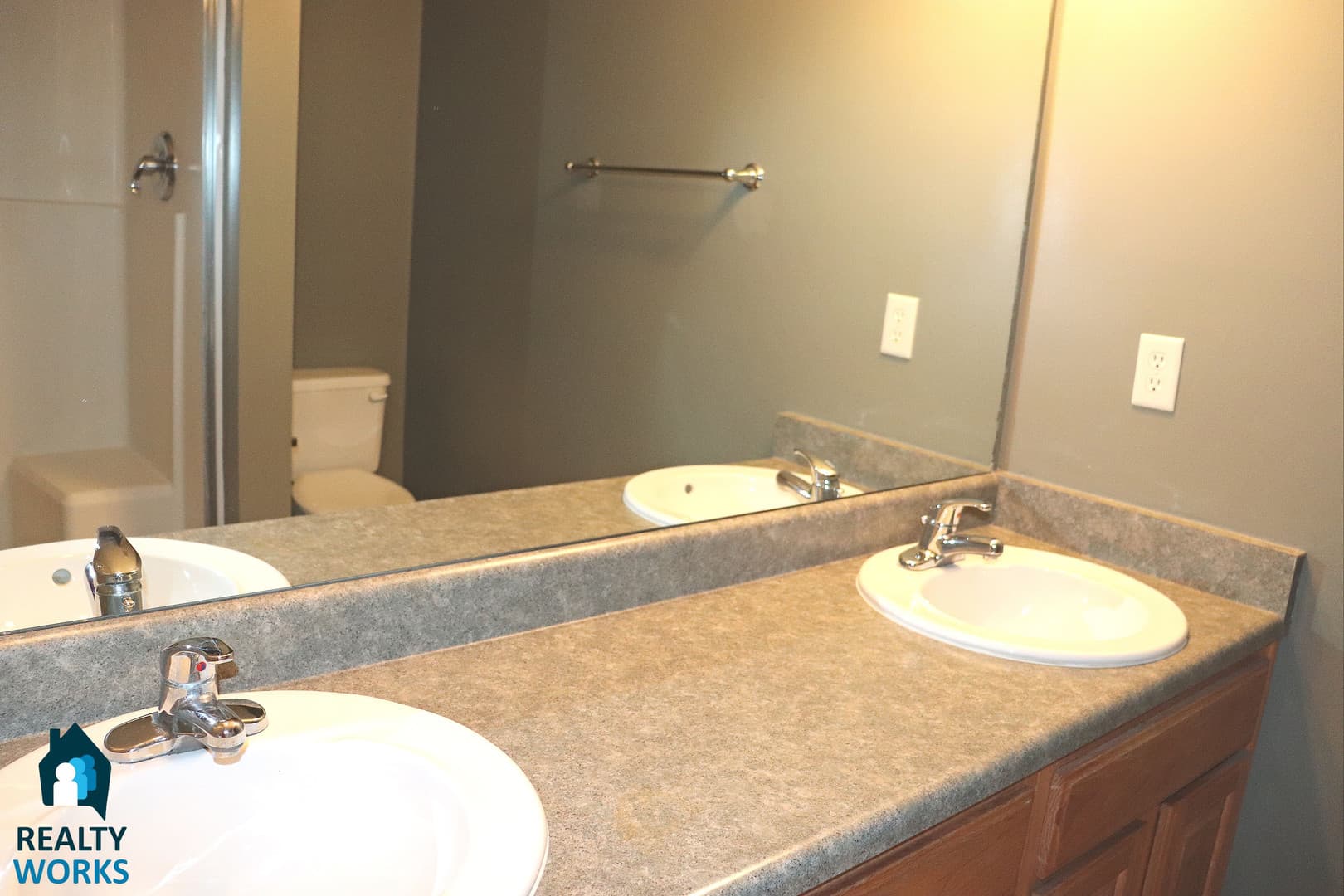 Lincoln House: 8114 E Oshel Avenue