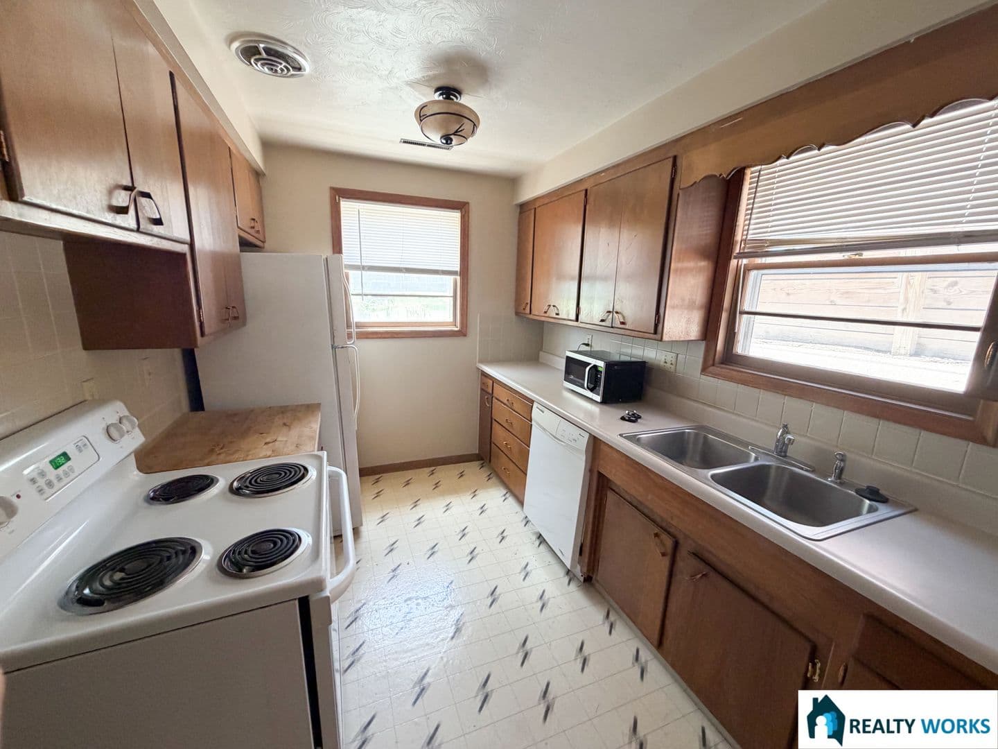 Lincoln Apartment: Meredeth