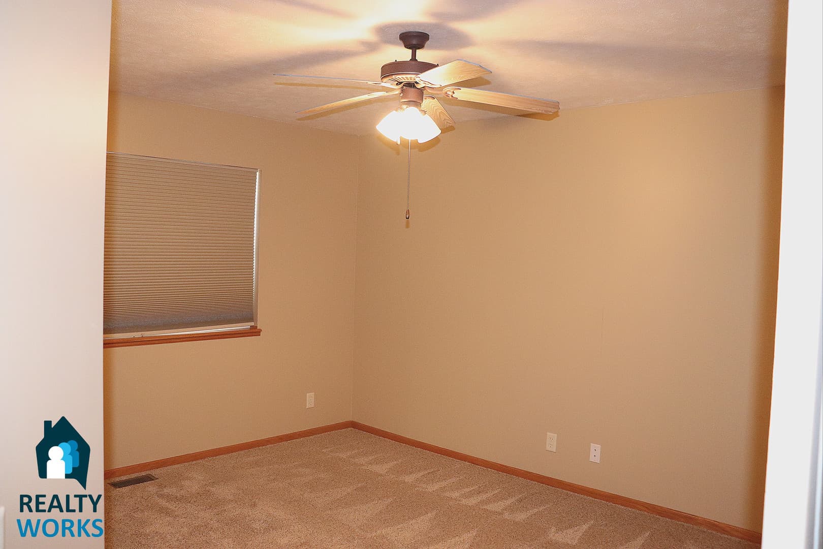 Lincoln House: 8114 E Oshel Avenue