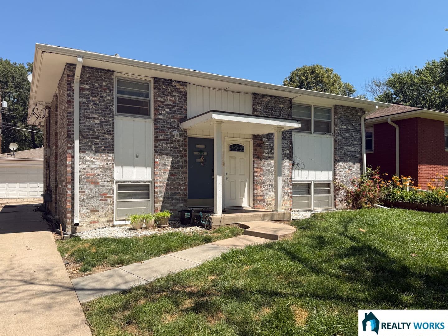 Lincoln Apartment: Meredeth