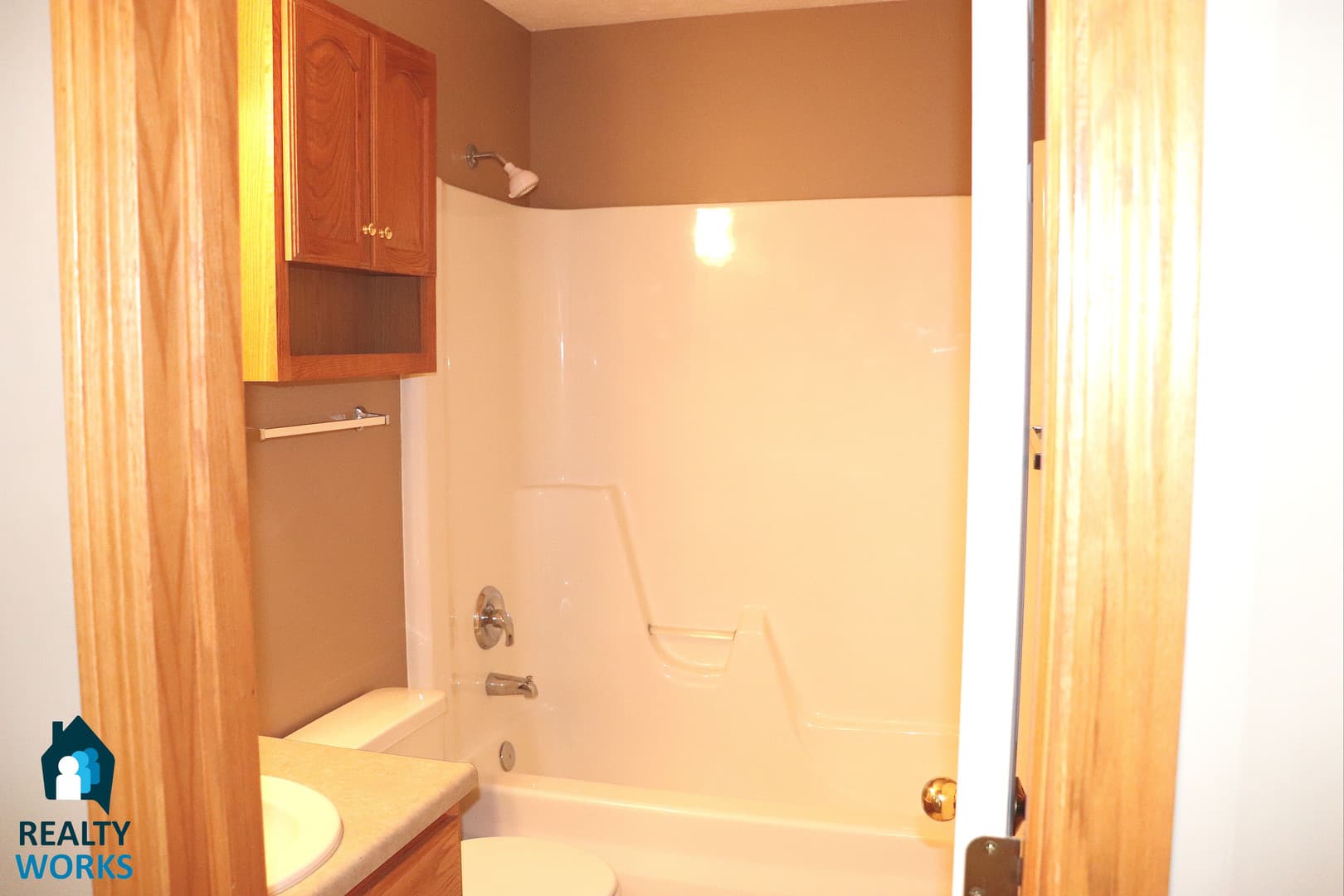 Lincoln House: 8114 E Oshel Avenue