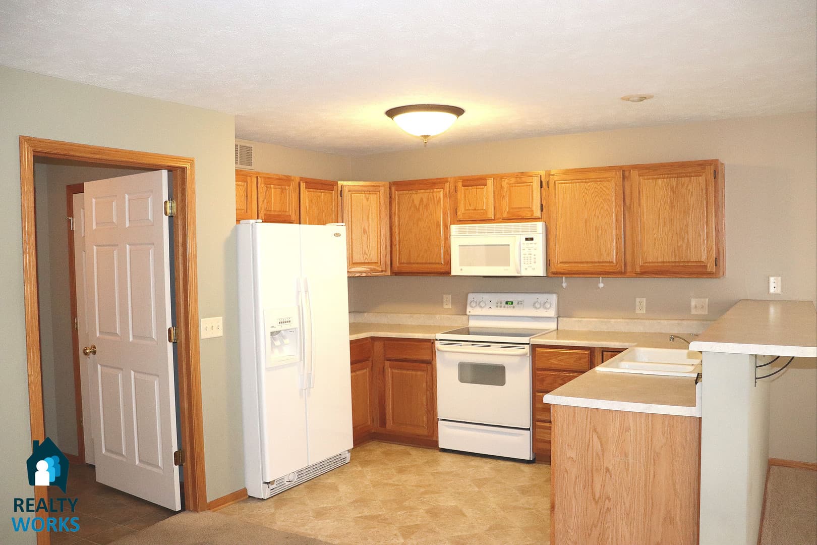 Lincoln House: 8114 E Oshel Avenue