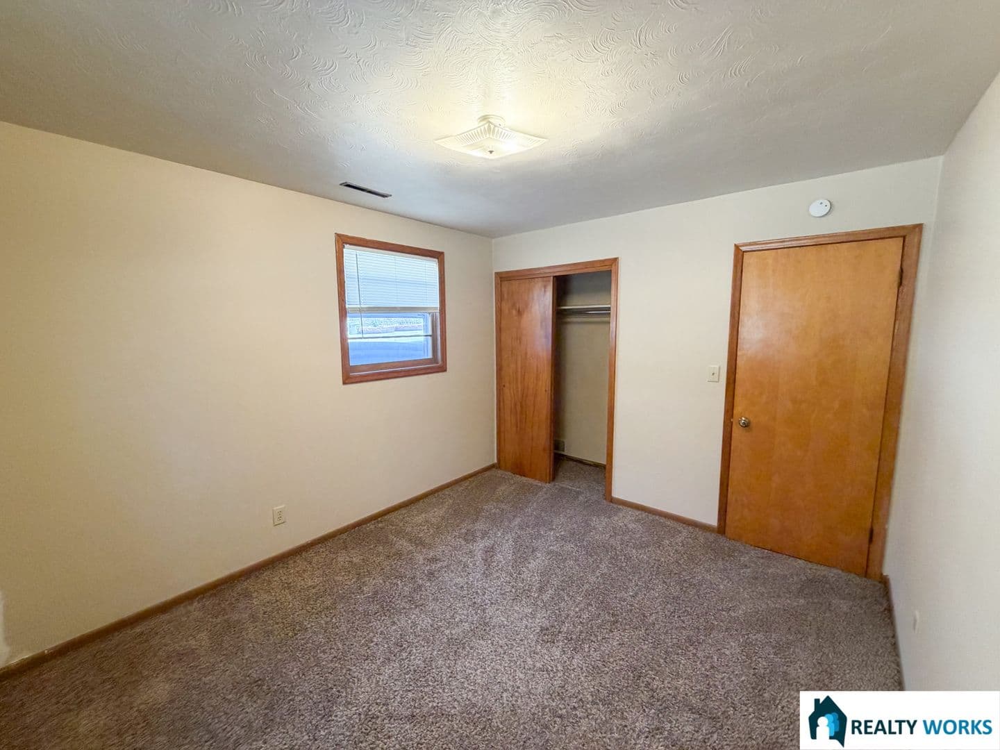 Lincoln Apartment: Meredeth