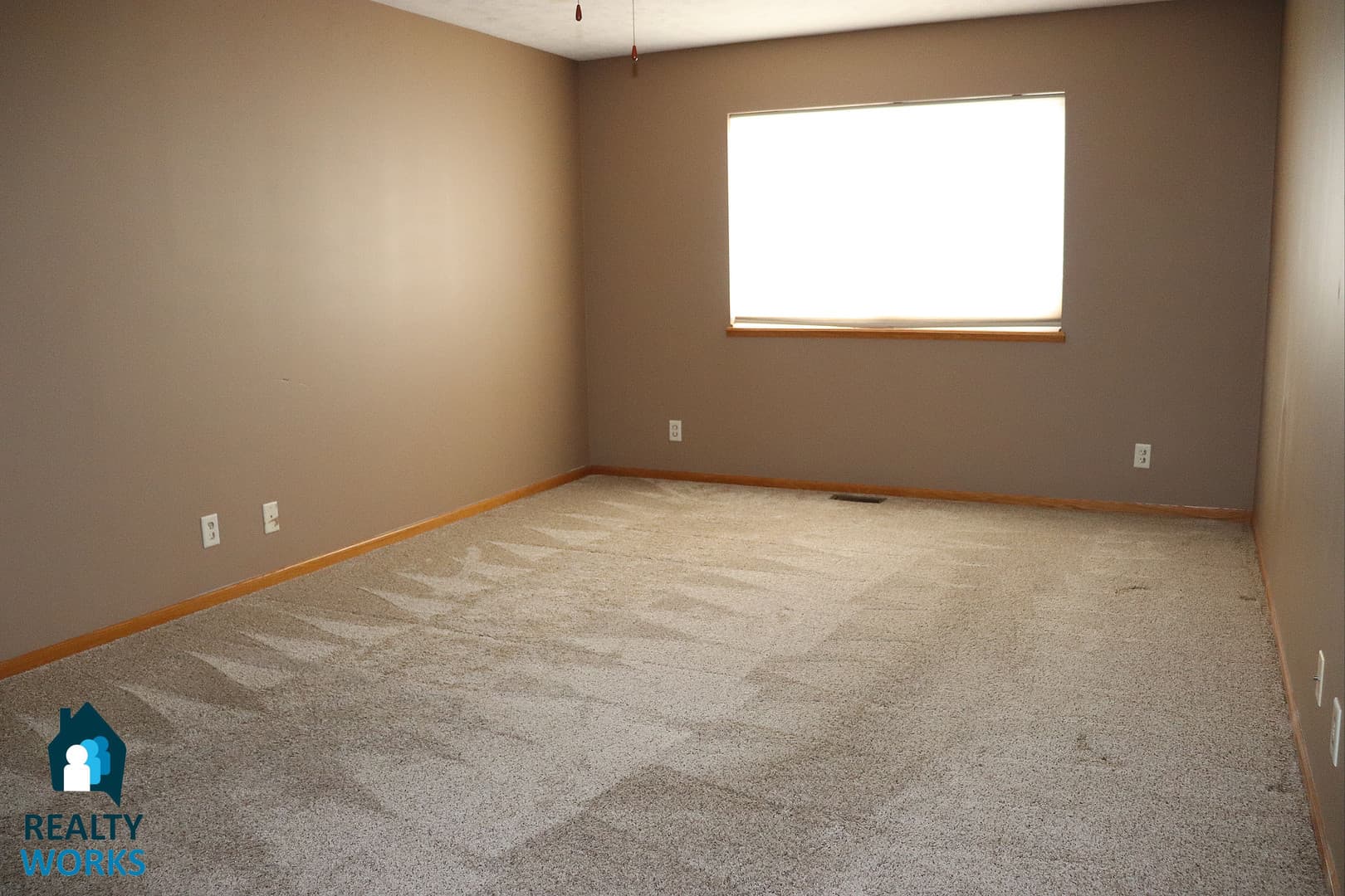 Lincoln House: 8114 E Oshel Avenue