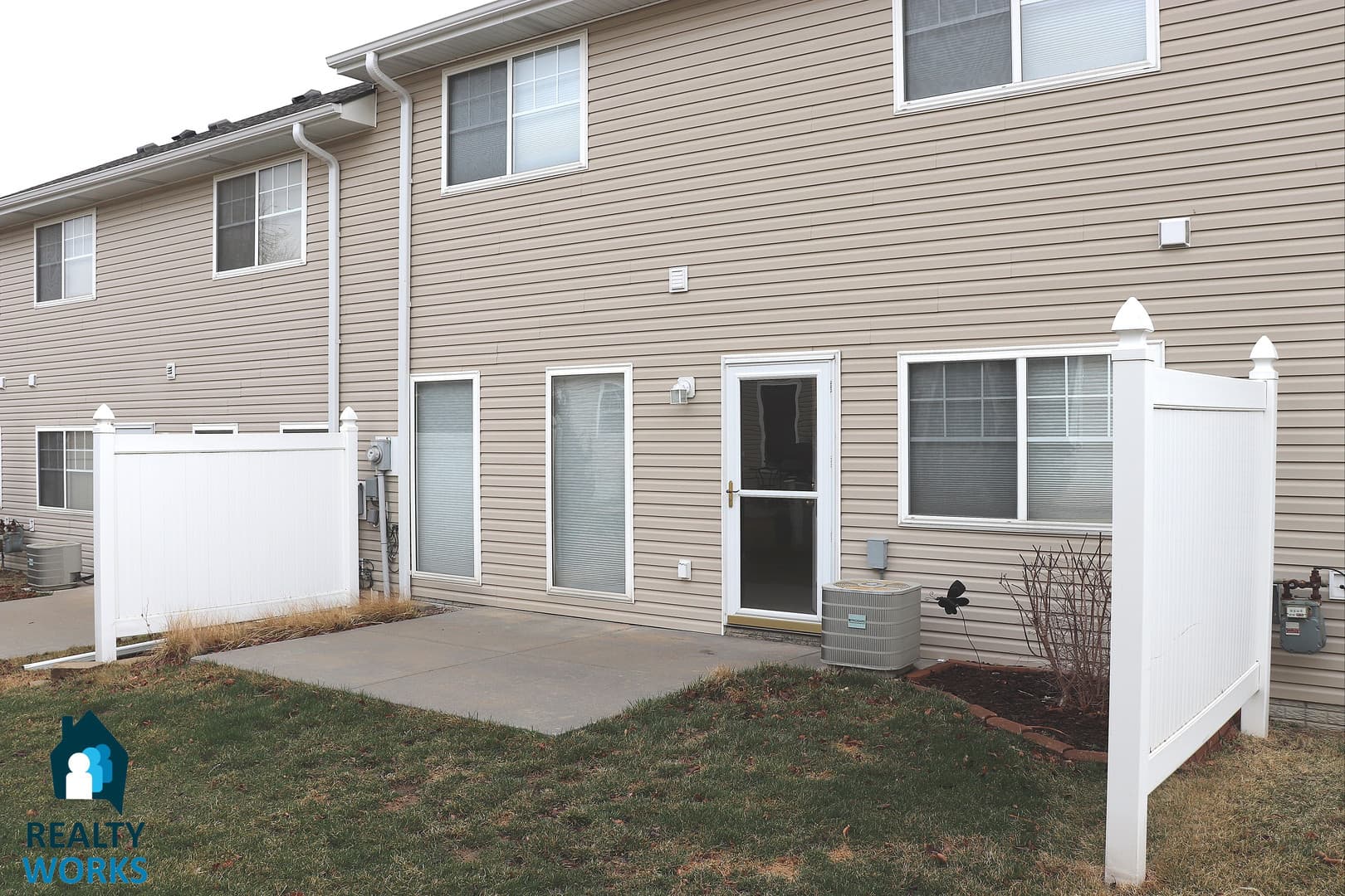 Lincoln House: 8114 E Oshel Avenue