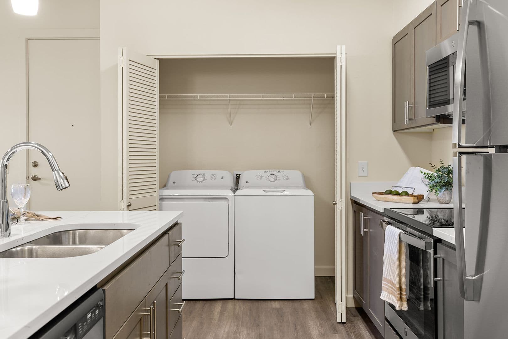 Vancouver Apartment: 4905 NE 122nd Ave