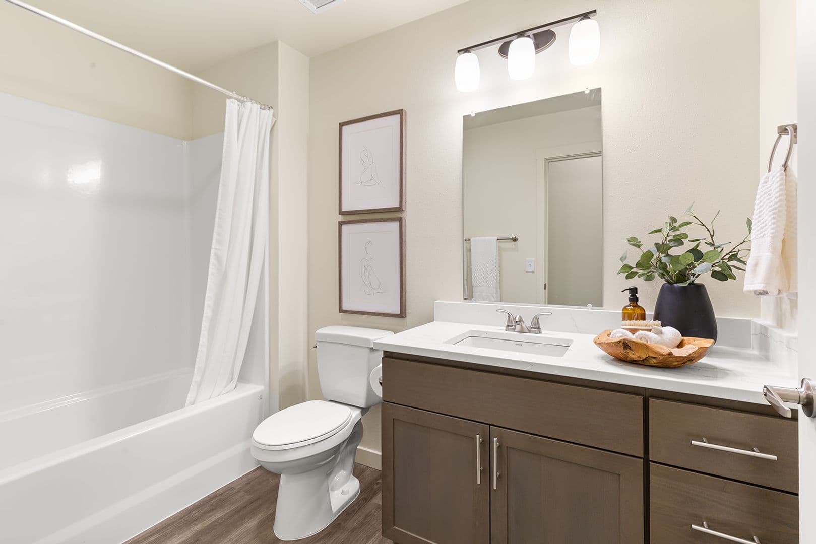 Vancouver Apartment: 4905 NE 122nd Ave