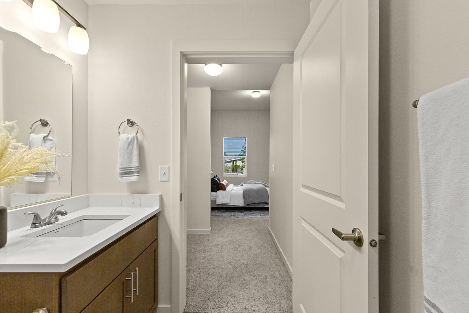 Vancouver Apartment: 4905 NE 122nd Ave