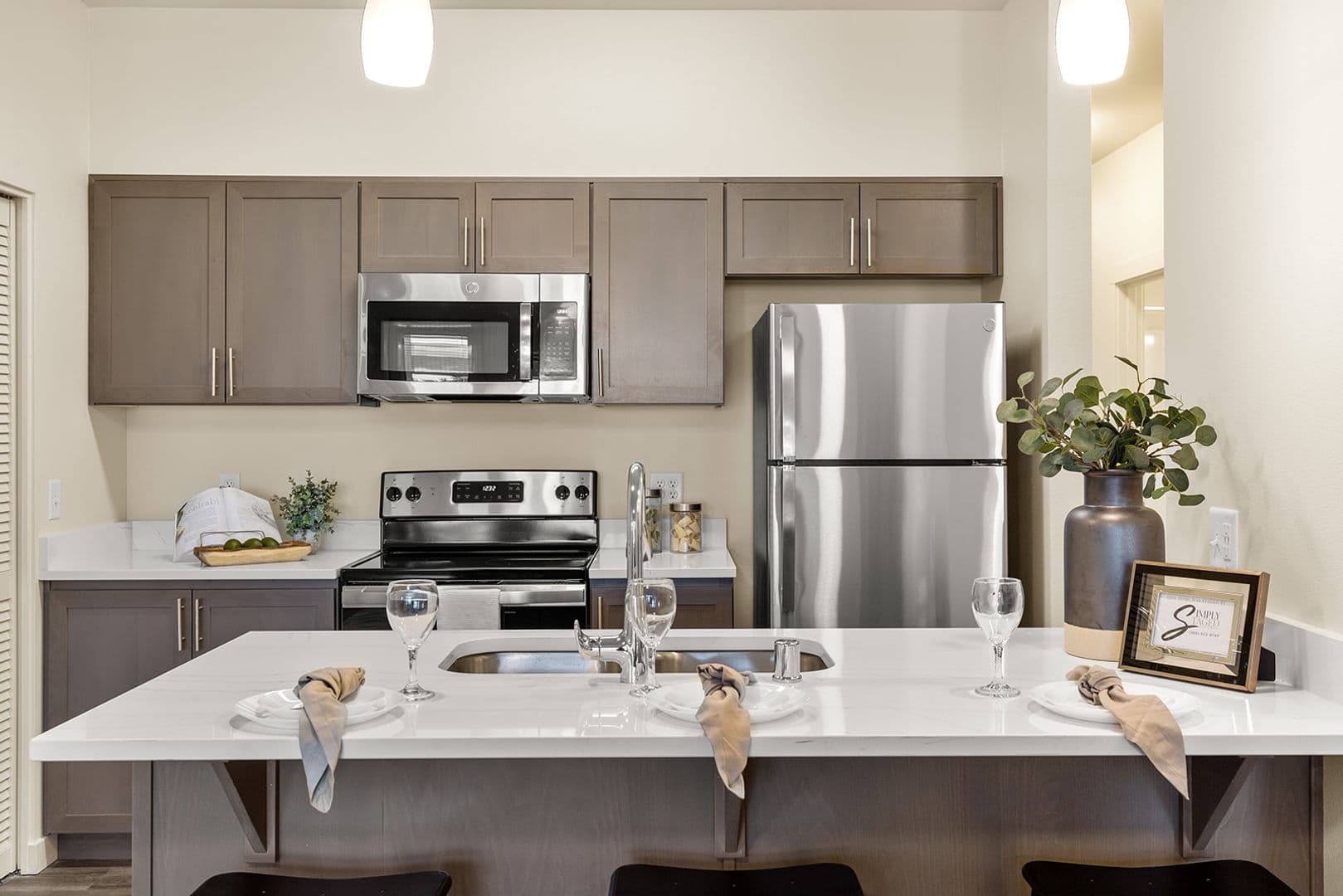 Vancouver Apartment: 4905 NE 122nd Ave