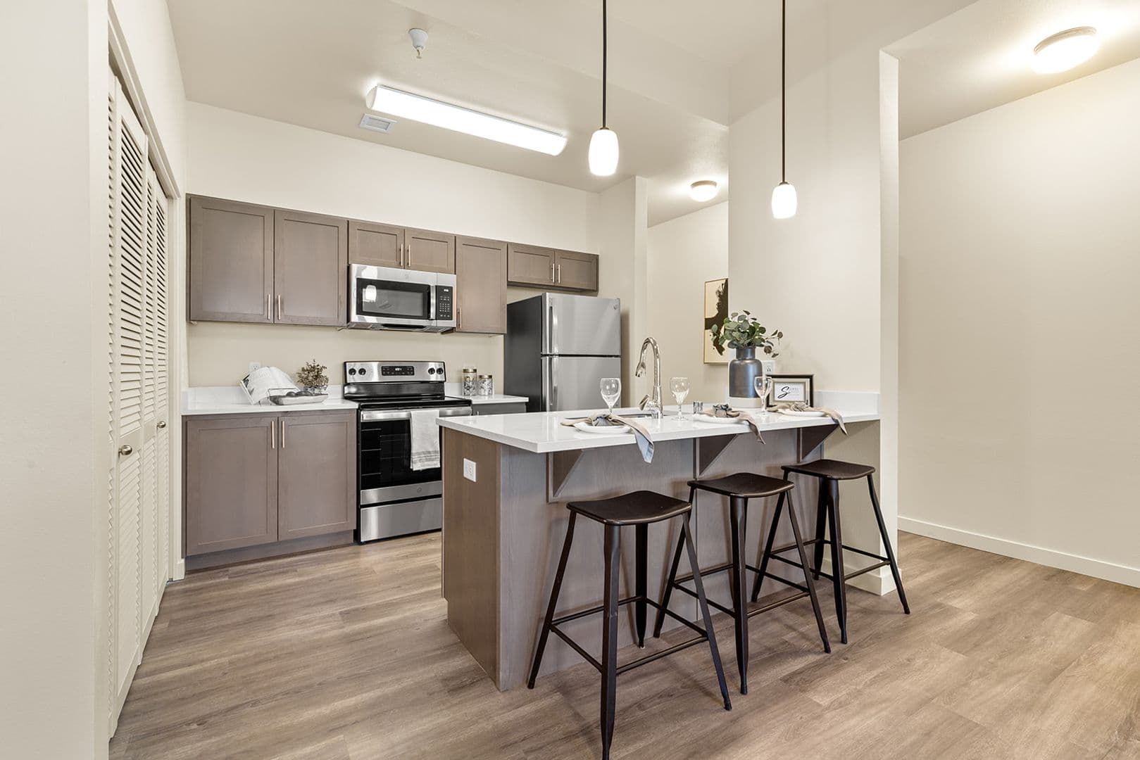 Vancouver Apartment: 4905 NE 122nd Ave
