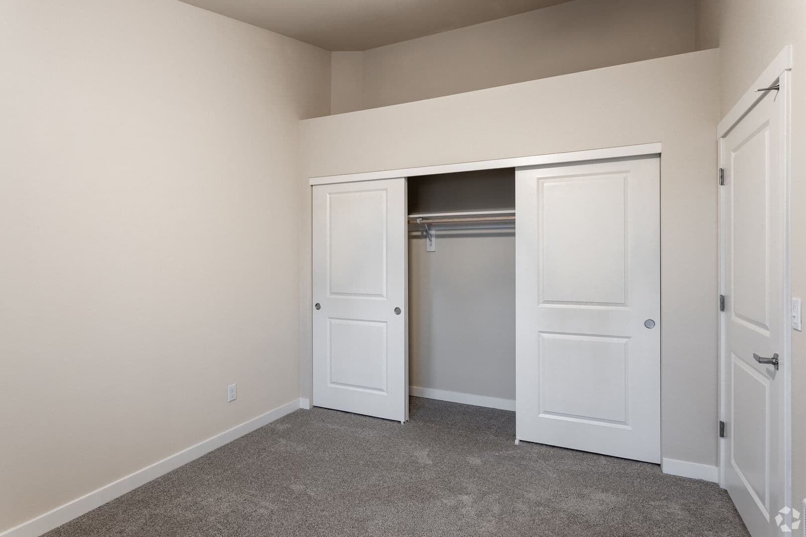 Vancouver Apartment: 501 NE 112th Ave