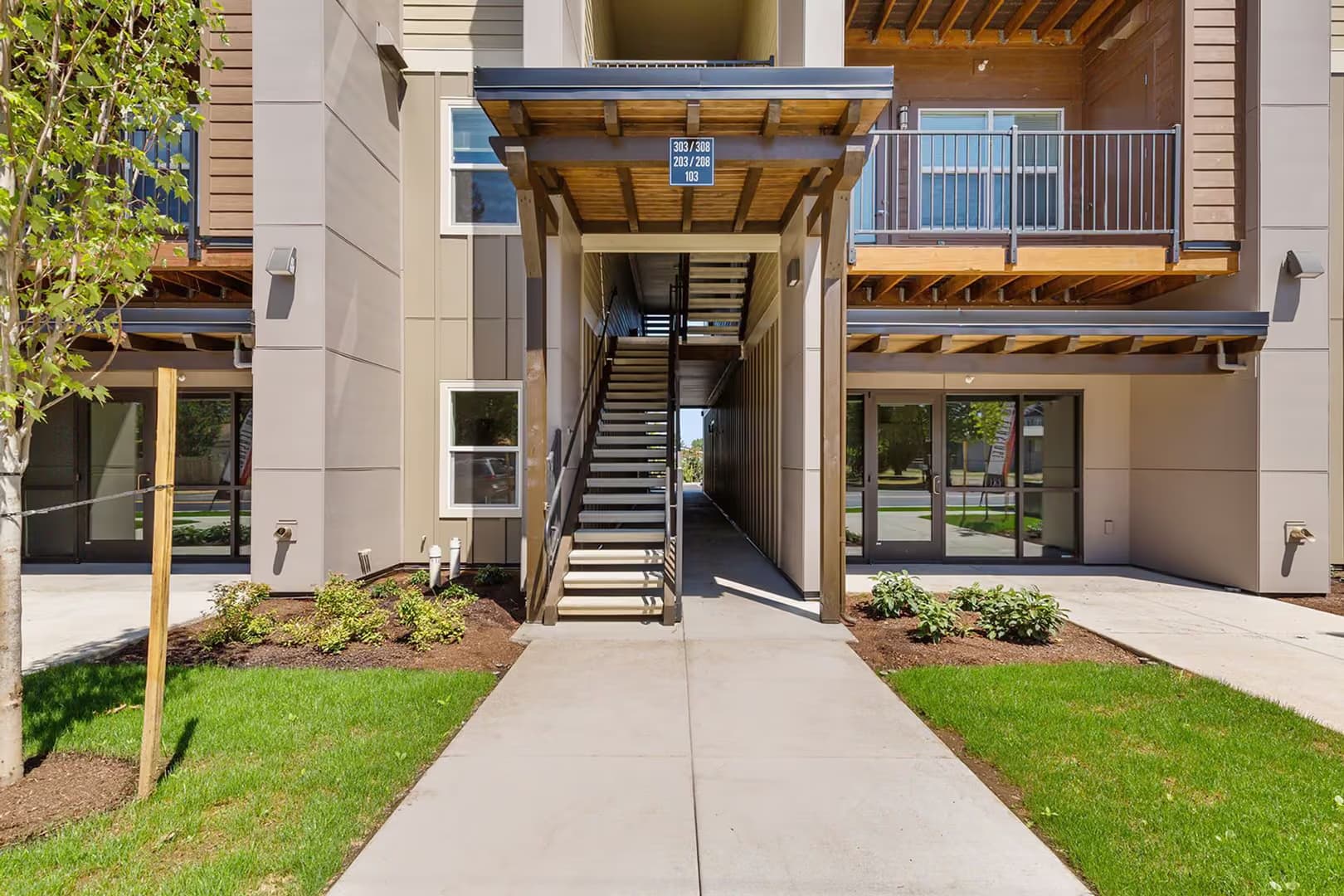 Vancouver Apartment: 4905 NE 122nd Ave