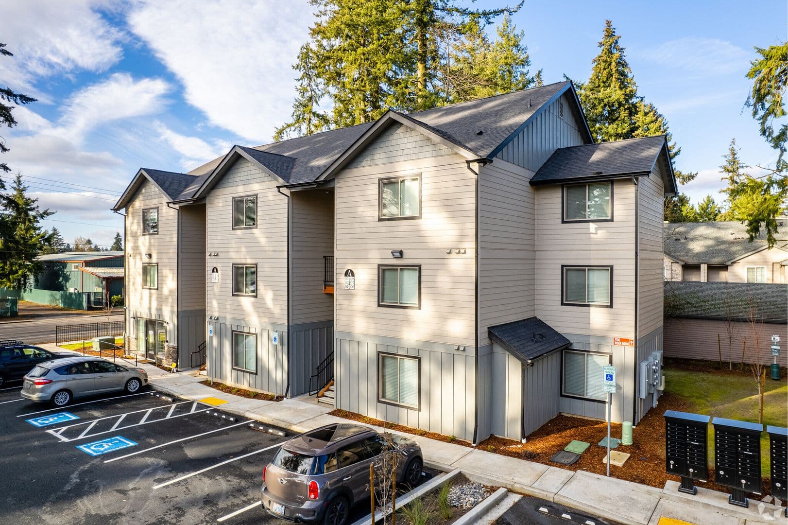 Vancouver Apartment: 501 NE 112th Ave