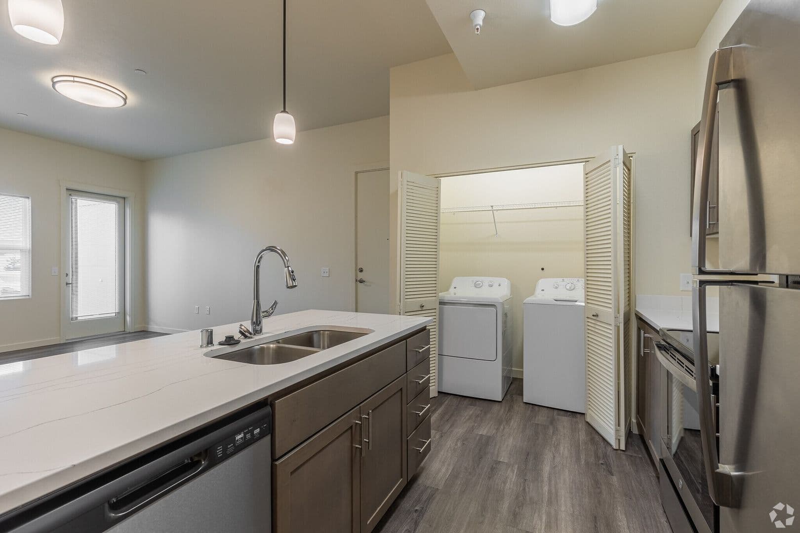 Vancouver Apartment: 4905 NE 122nd Ave
