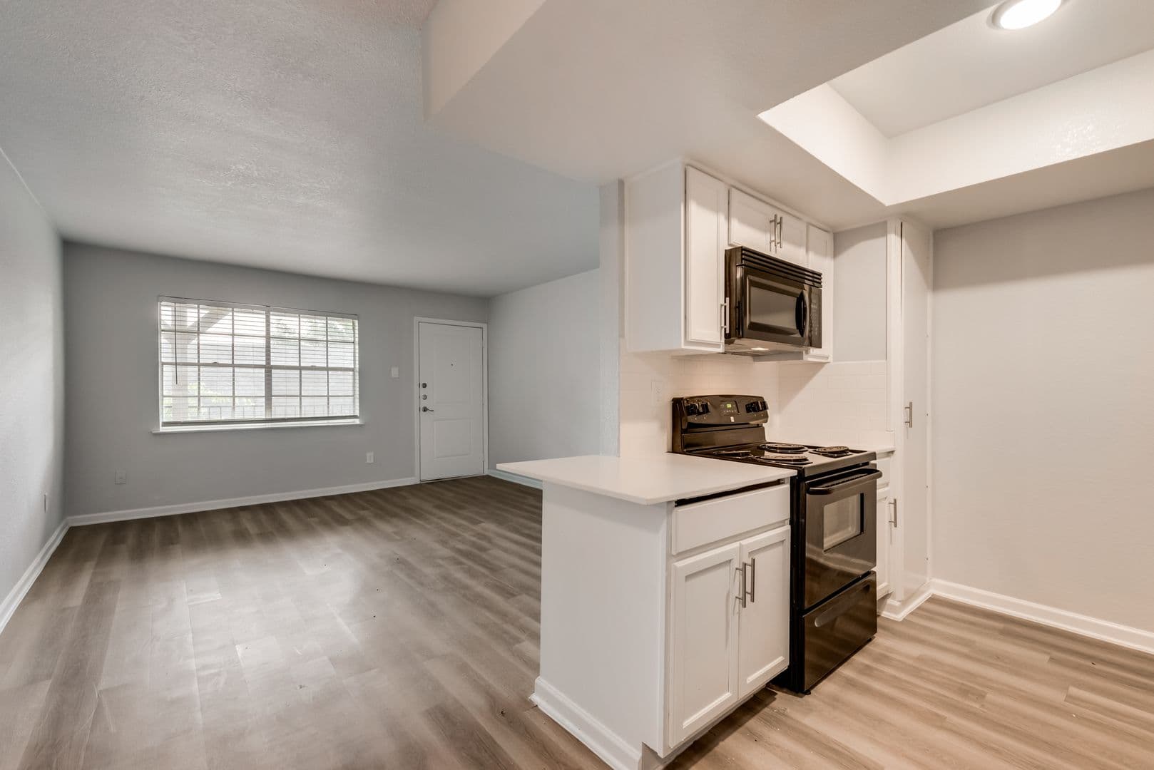Dallas Apartment: 8900 Park Lane