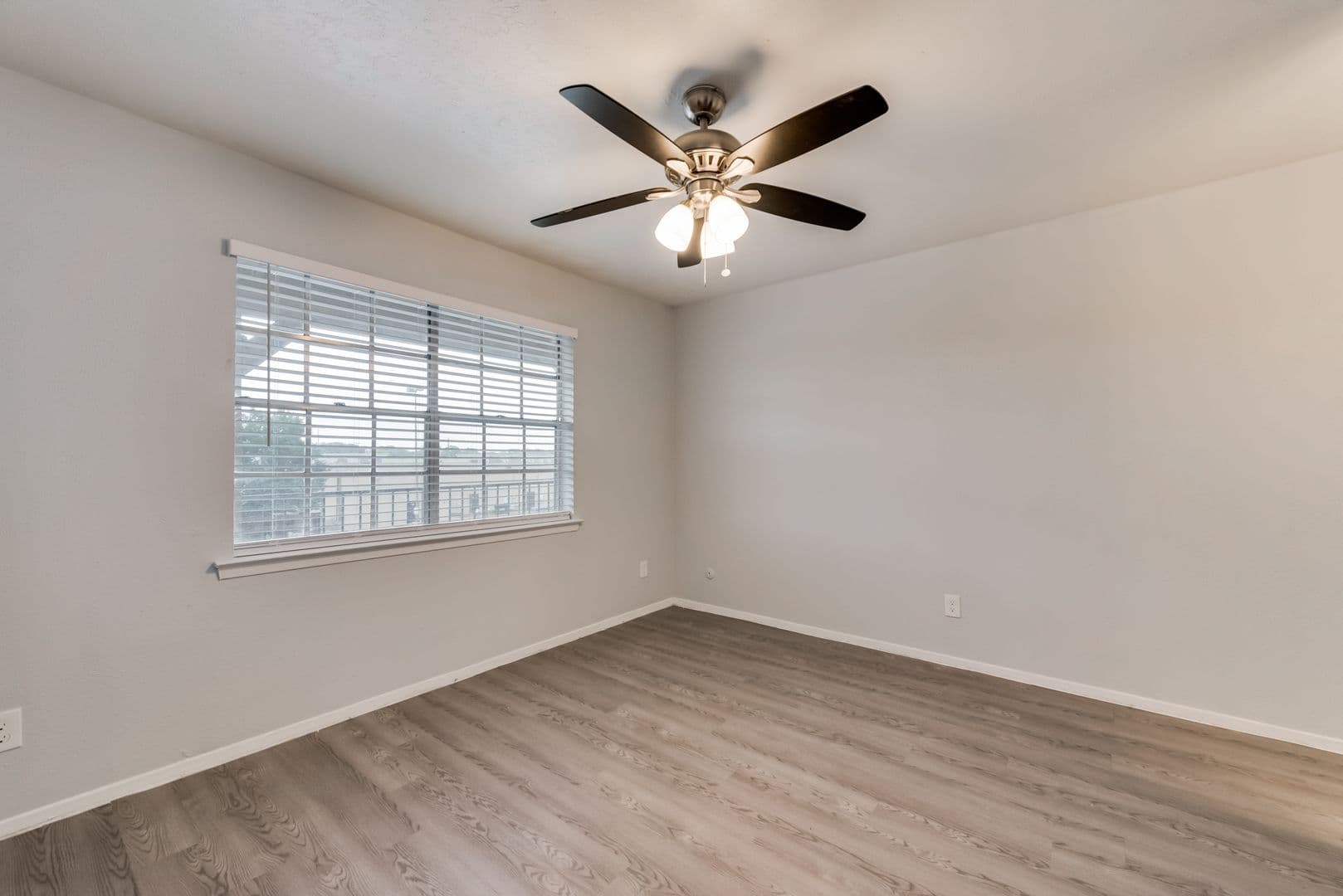 Dallas Apartment: 8900 Park Lane