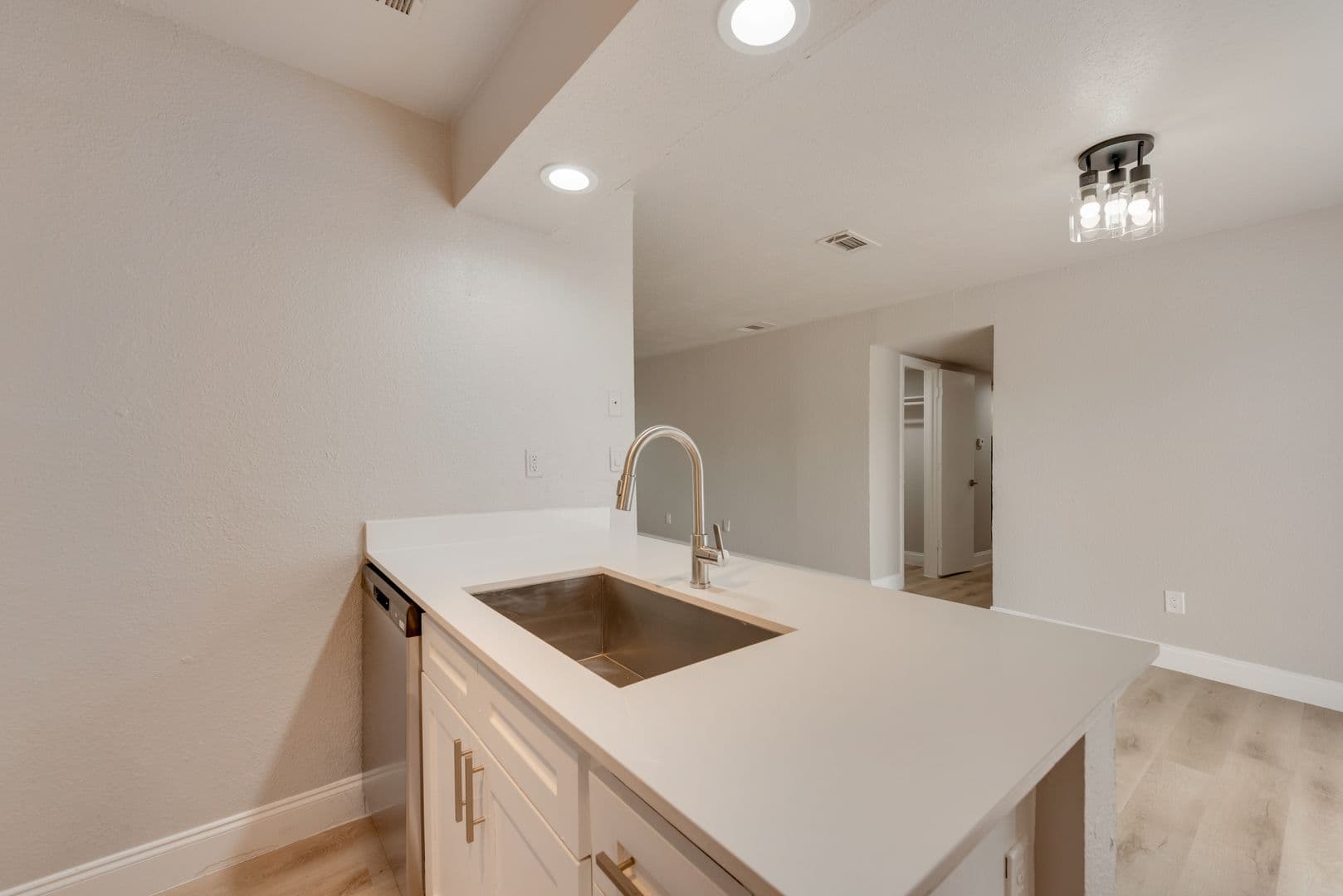 Grand Prairie Apartment: 201 W Tarrant Rd