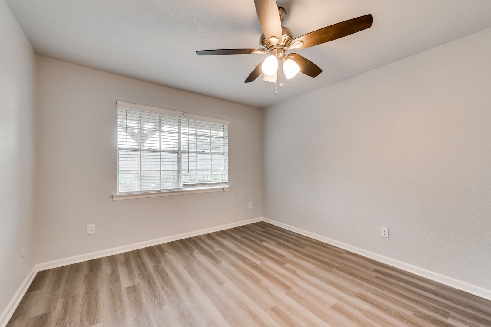 Dallas Apartment: 8900 Park Lane