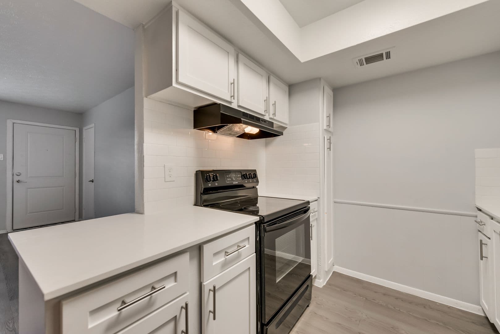 Dallas Apartment: 8900 Park Lane