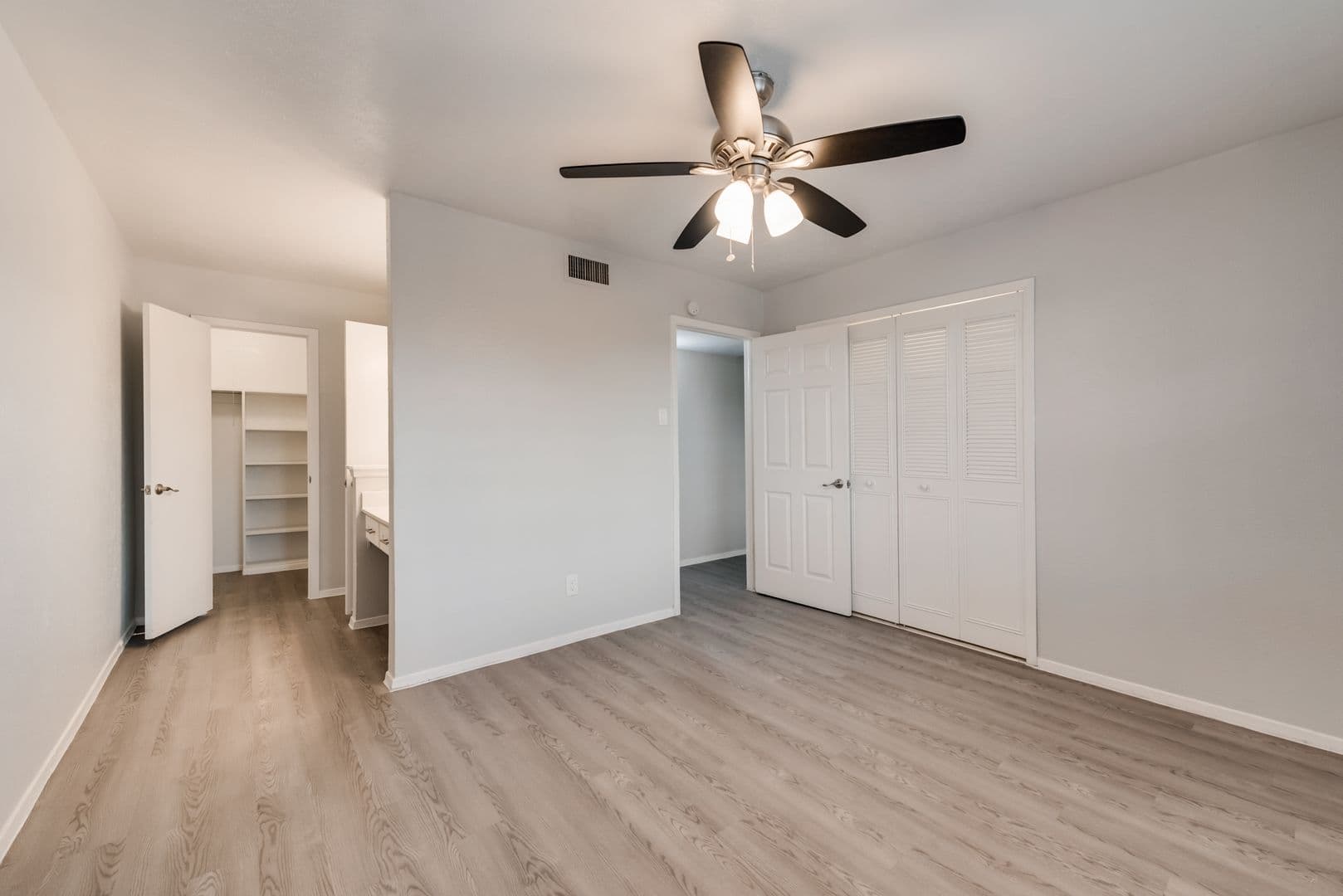 Dallas Apartment: 8900 Park Lane