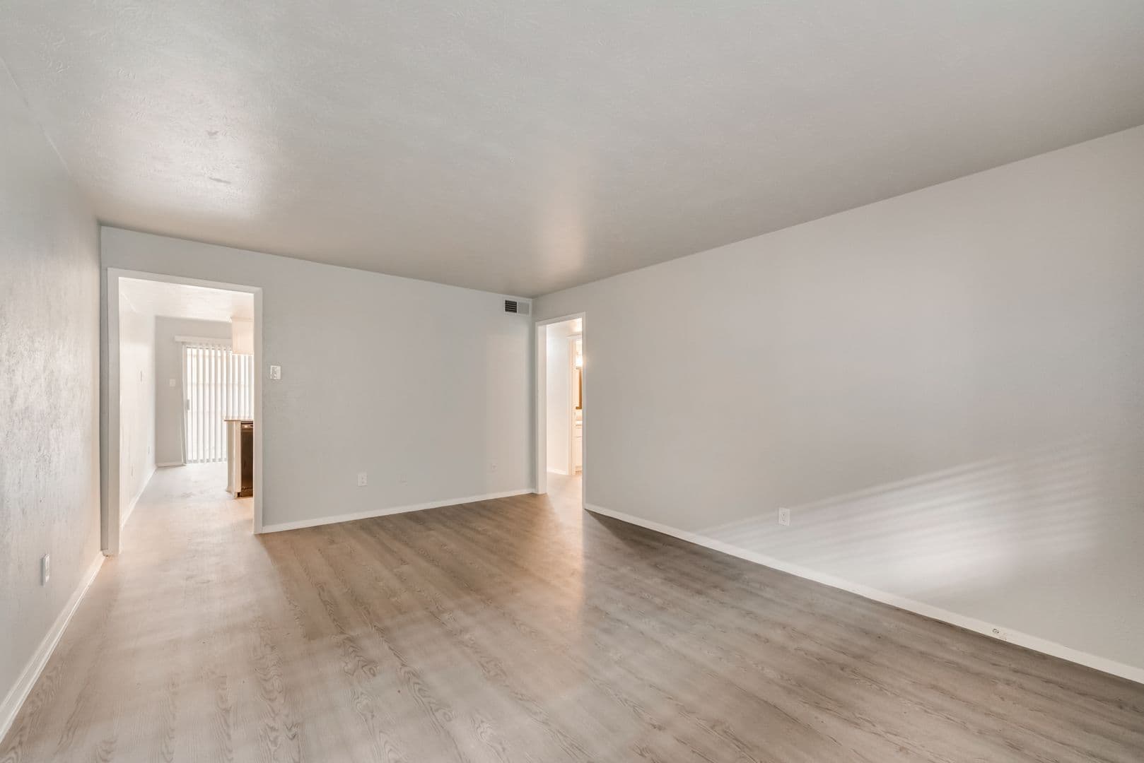 Dallas Apartment: 8900 Park Lane