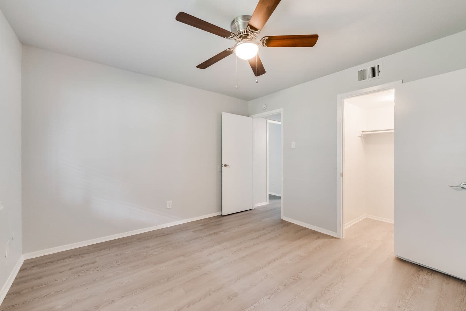 Dallas Apartment: 8900 Park Lane