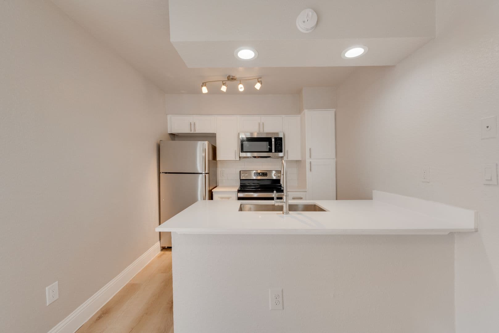 Grand Prairie Apartment: 201 W Tarrant Rd