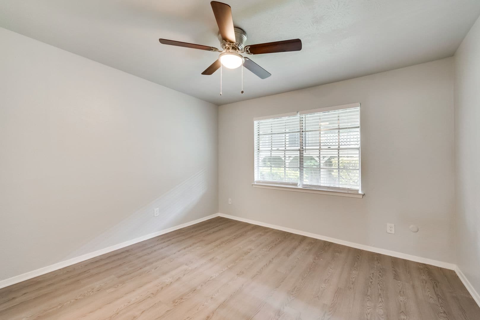 Dallas Apartment: 8900 Park Lane