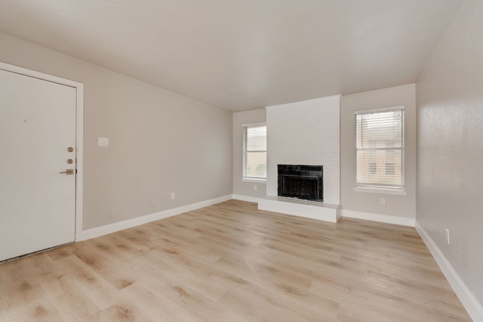 Grand Prairie Apartment: 201 W Tarrant Rd