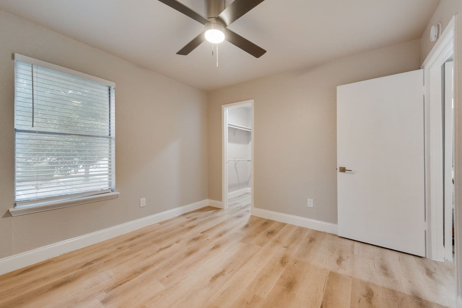 Grand Prairie Apartment: 201 W Tarrant Rd
