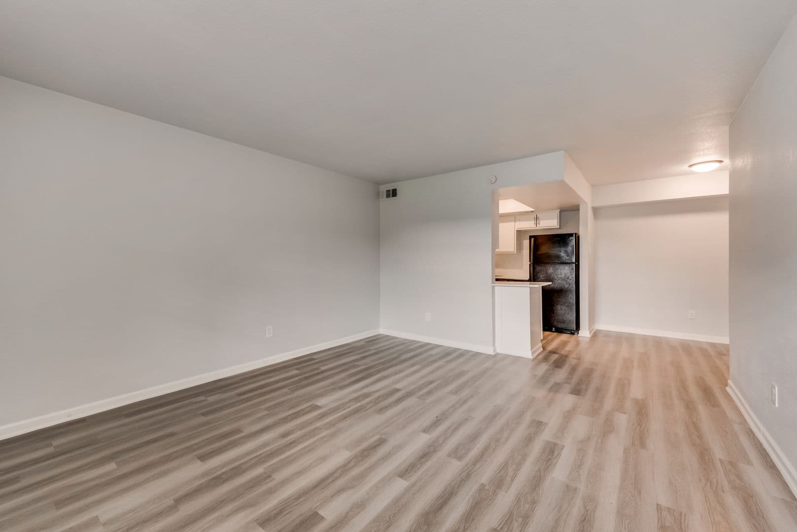 Dallas Apartment: 8900 Park Lane