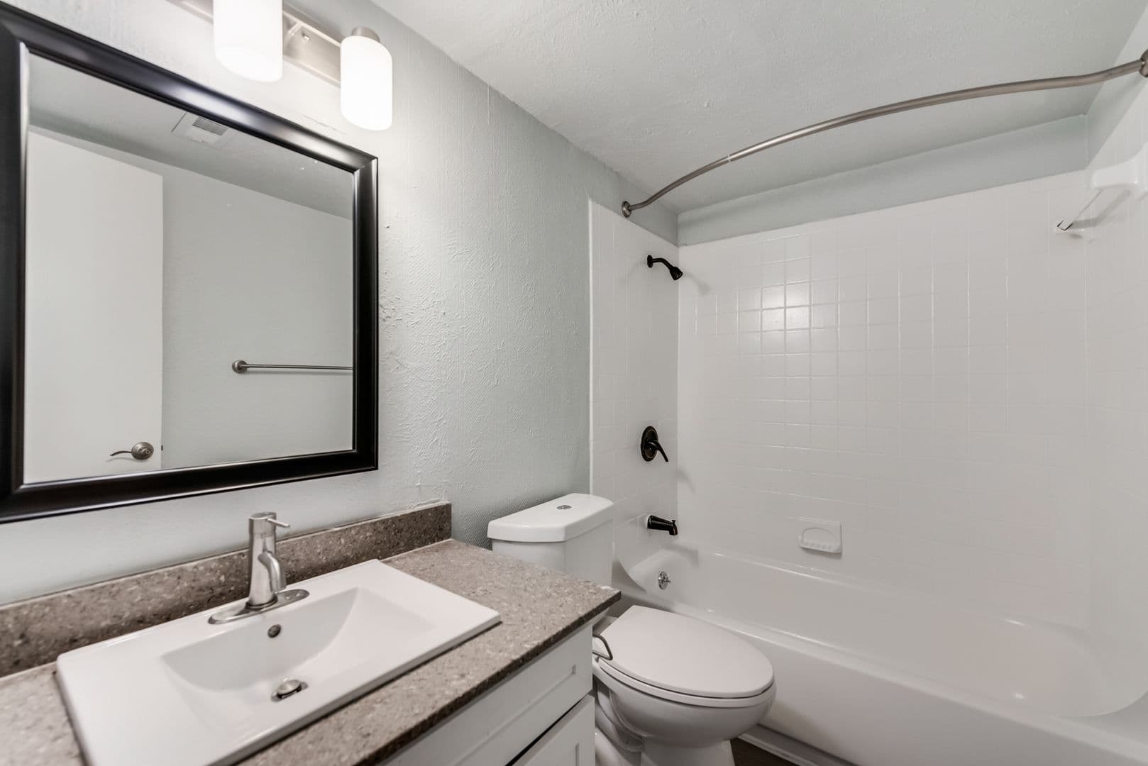 Dallas Apartment: 8900 Park Lane